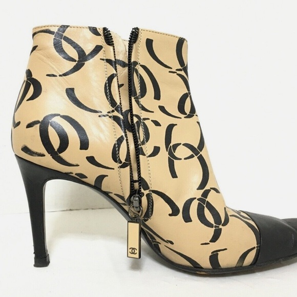 🆕 Chanel CC Runaway ankle boots👢 - Picture 4 of 13